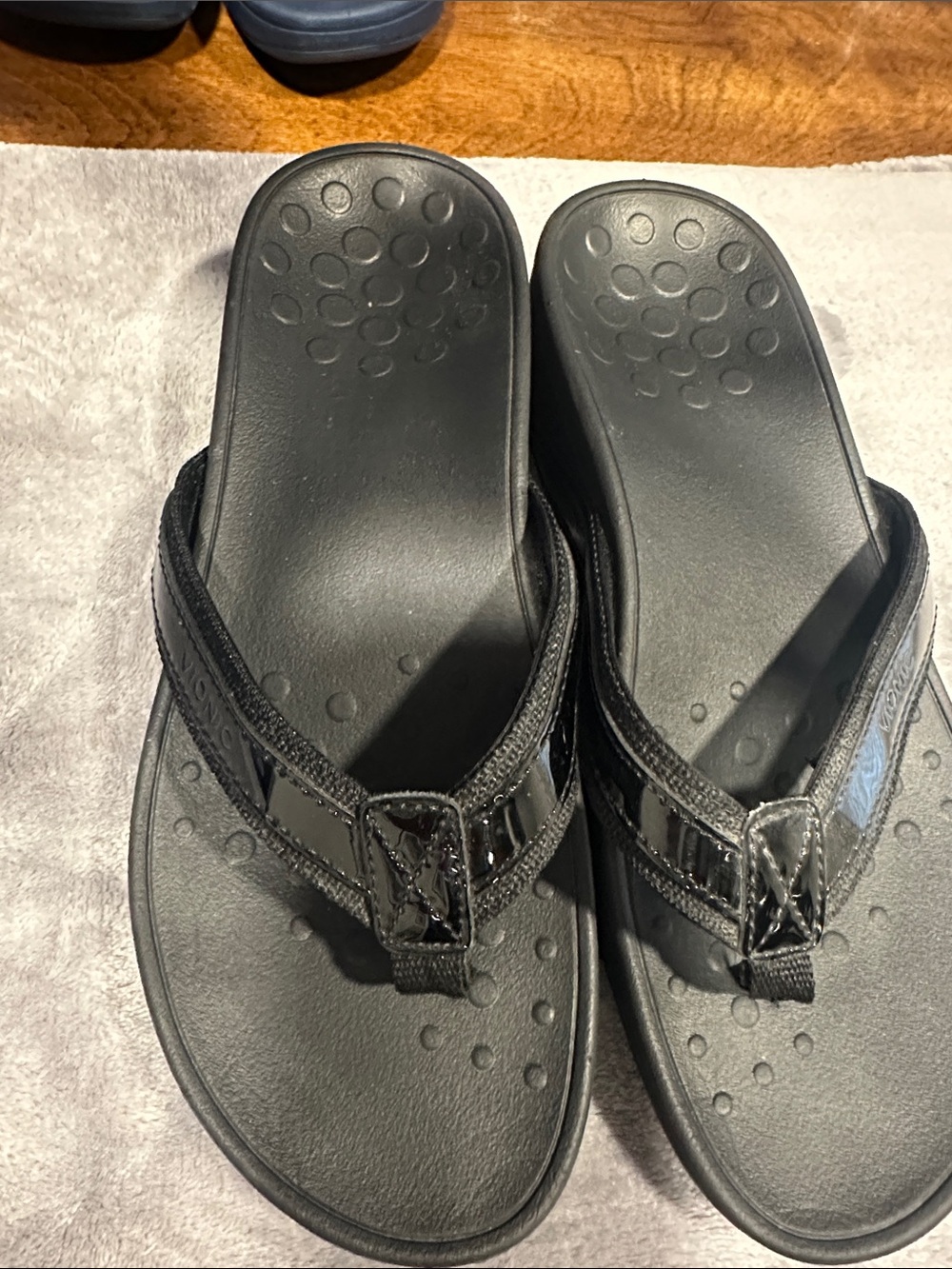 Women’s Vionic High Tide Black Casual Flip Flop Sandals Size 7